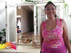 Chinese Nudes presents: Sarah hot in pink leggings