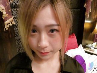 Chinese Nudes presents: Sexy chinese girl lin siyu has sex with her boyfriend in a hotel room.